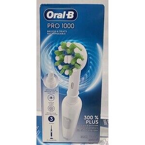 Oral-B Pro 1000 Rechargeable Toothbrush. White.